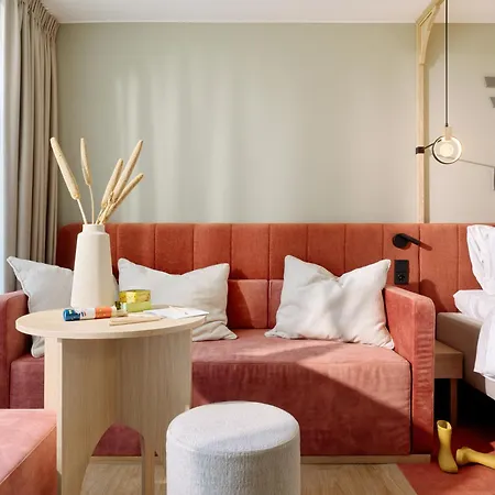Carlton Hotel 4*