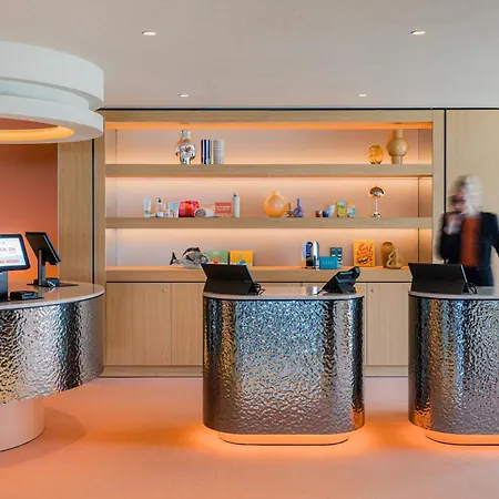 Carlton Hotel 4*